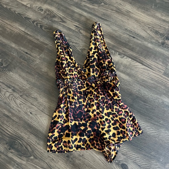 Free people leopard print v-neck romper - Picture 2 of 6